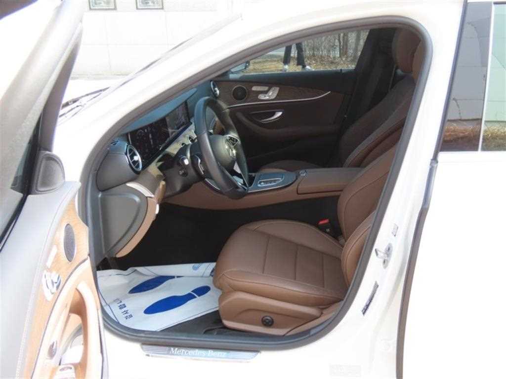 Mercedes Benz E class - Vista 12