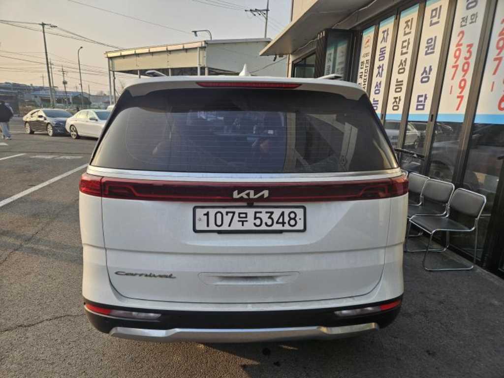 KIA Carnival - Vista 4