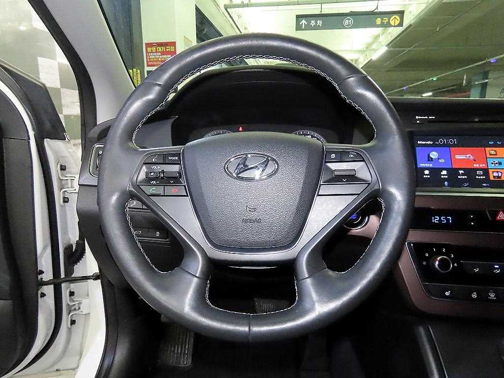 HYUNDAI Sonata - Vista 8