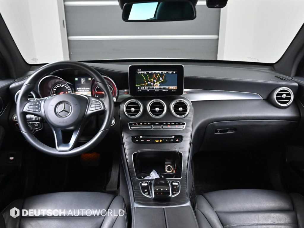 Mercedes Benz GLC Class - Vista 7