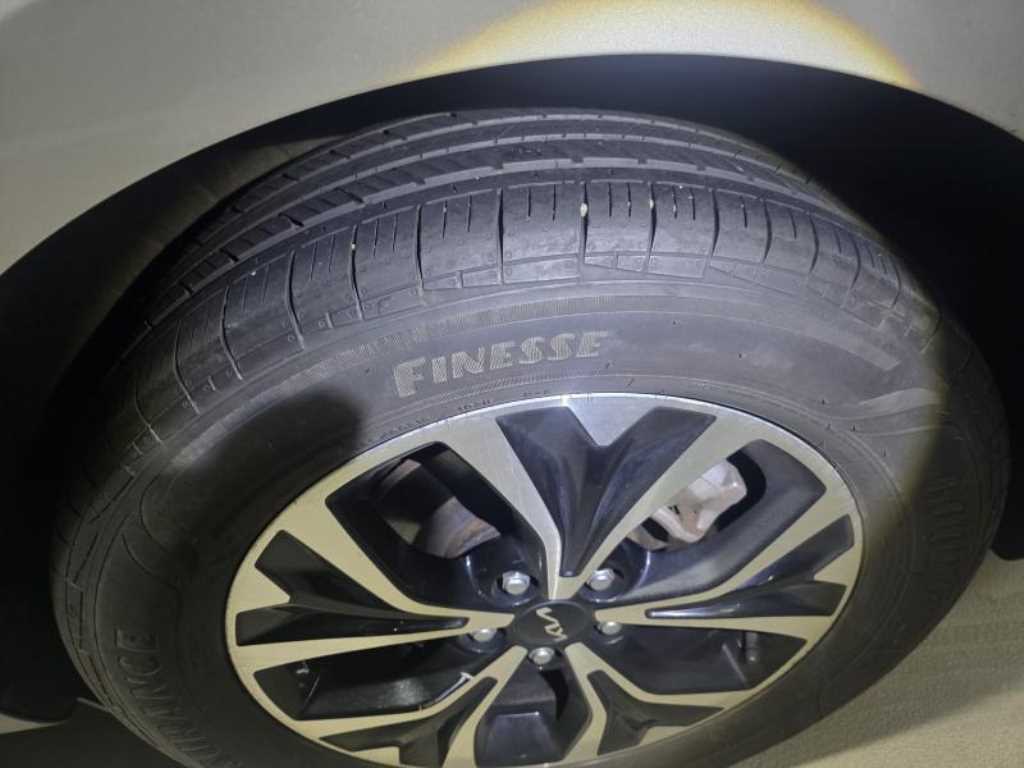 KIA Carnival - Vista 7