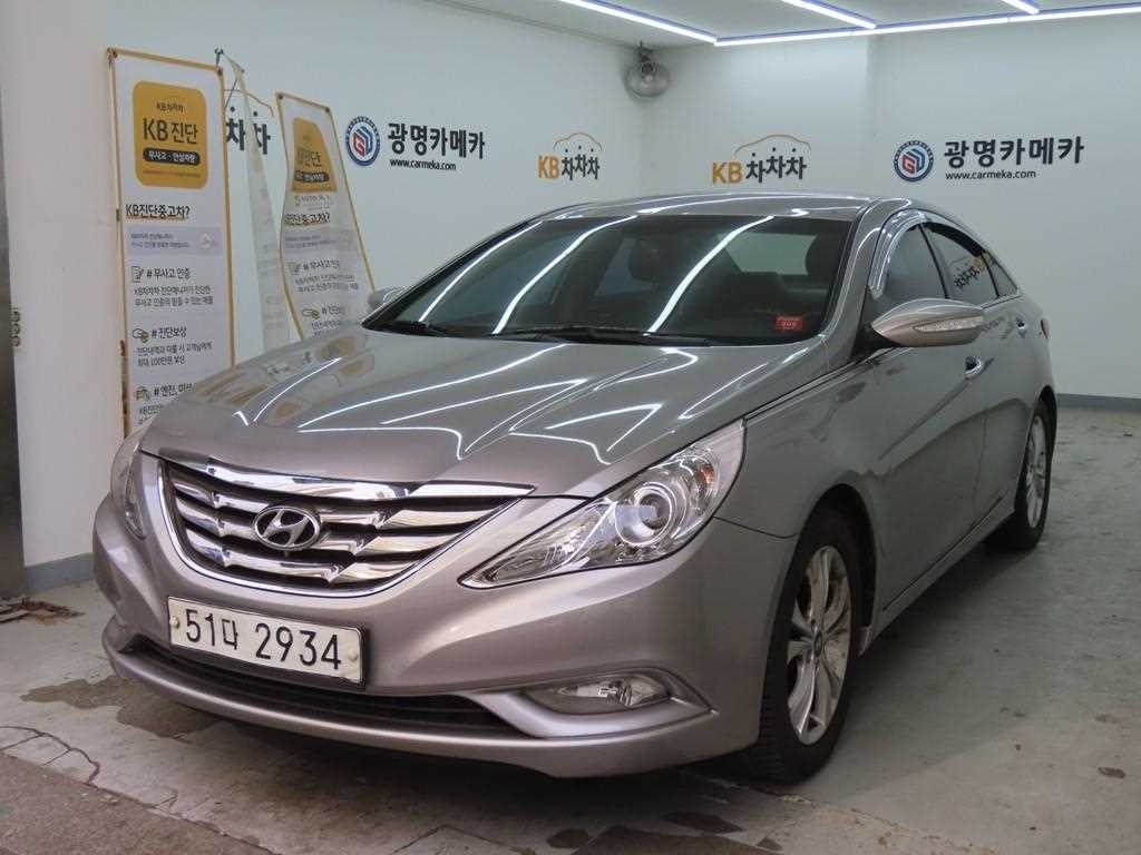 HYUNDAI Sonata - Vista 2
