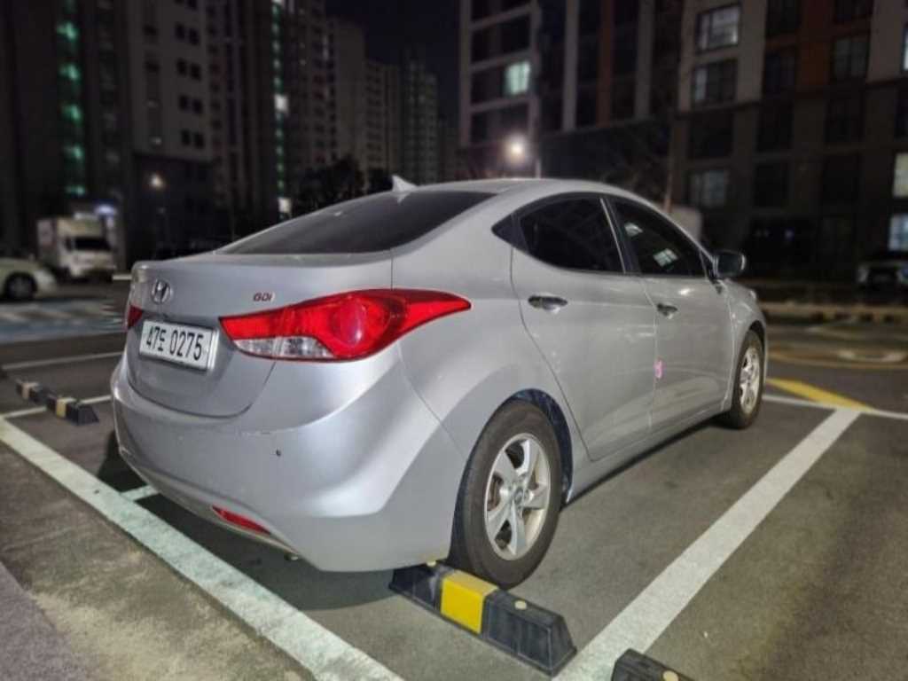 HYUNDAI Avante - Vista 6