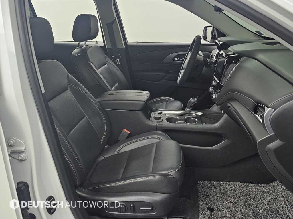 Chevrolet Travers - Vista 10