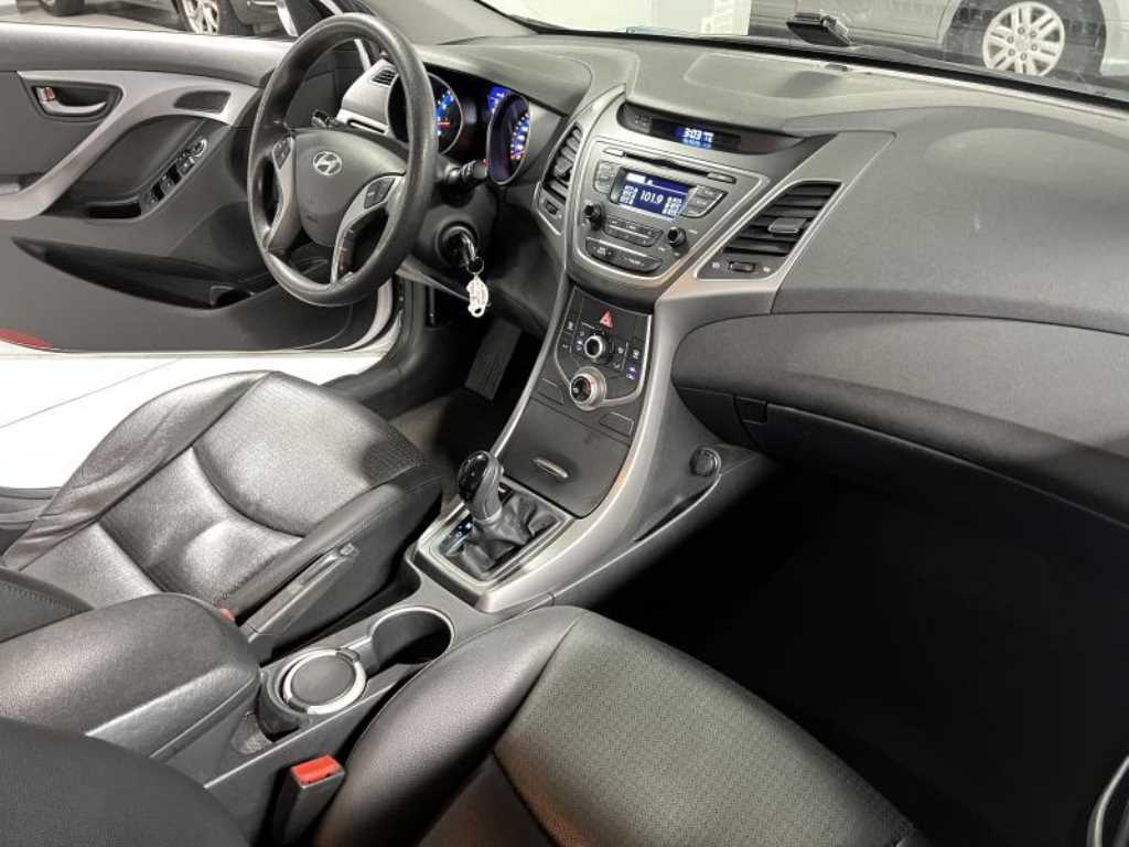 HYUNDAI Avante 2015 Blanco - Importación desde Corea - HF Imports Iquique - Foto 16