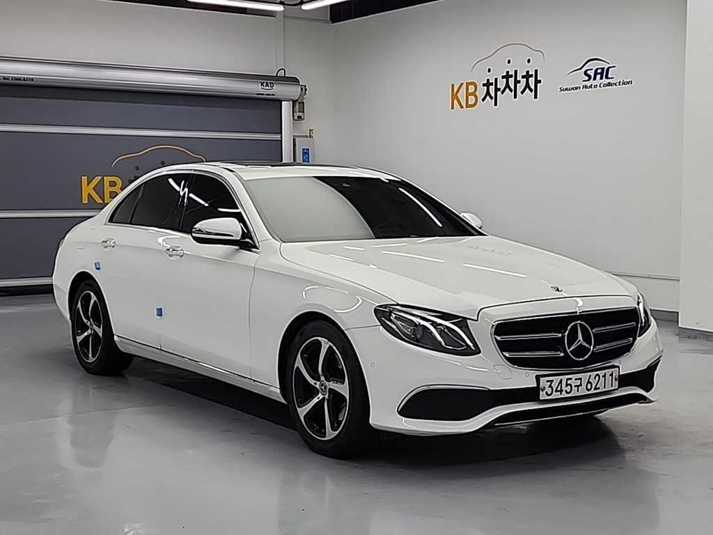 Mercedes Benz E class - Vista 4