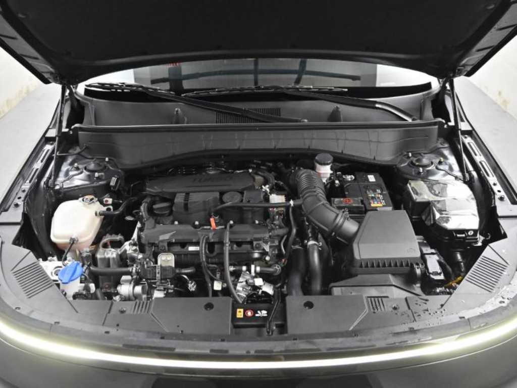 HYUNDAI Kona - Vista 6