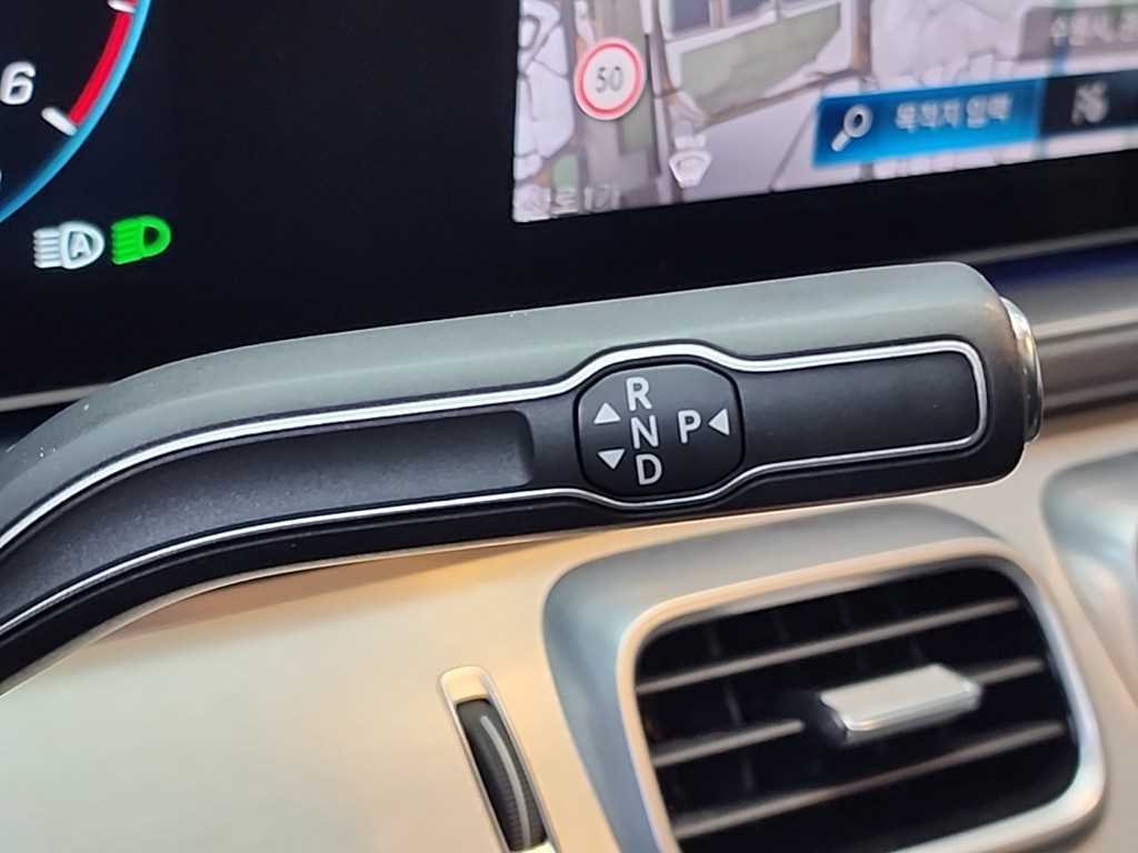 Mercedes Benz GLE Class - Vista 8