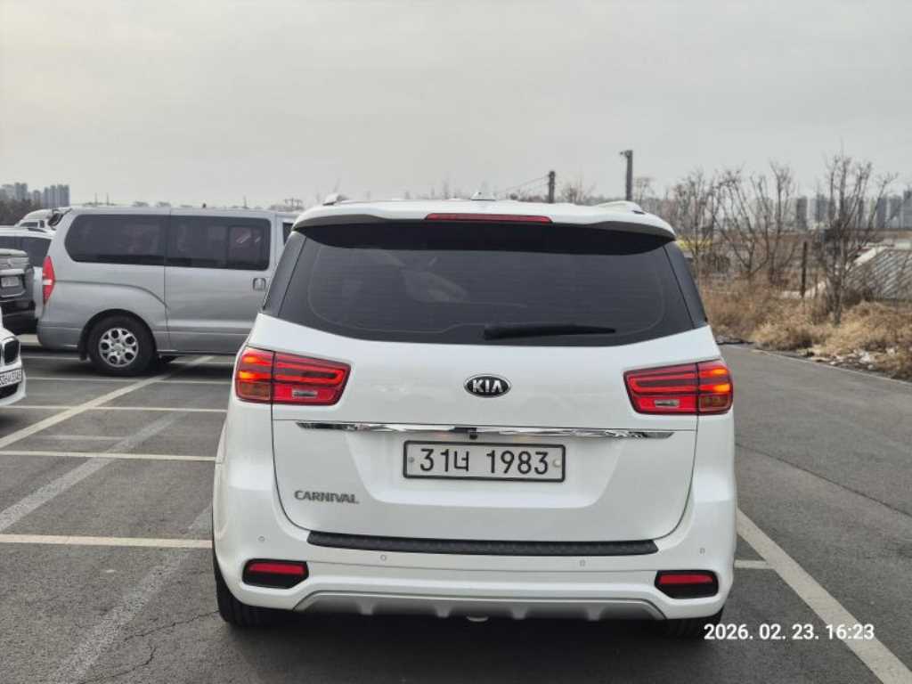 KIA Carnival - Vista 2