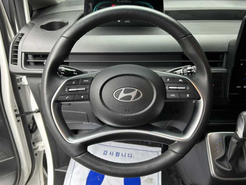 HYUNDAI Staria - Vista 9