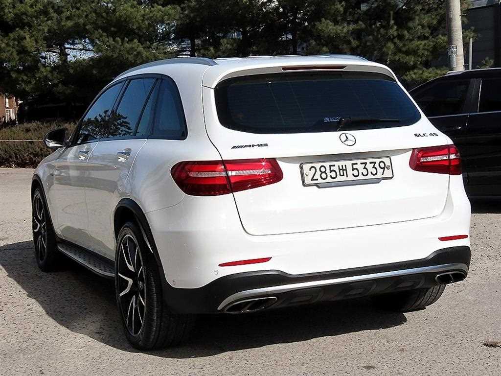 Mercedes Benz GLC Class - Vista 3