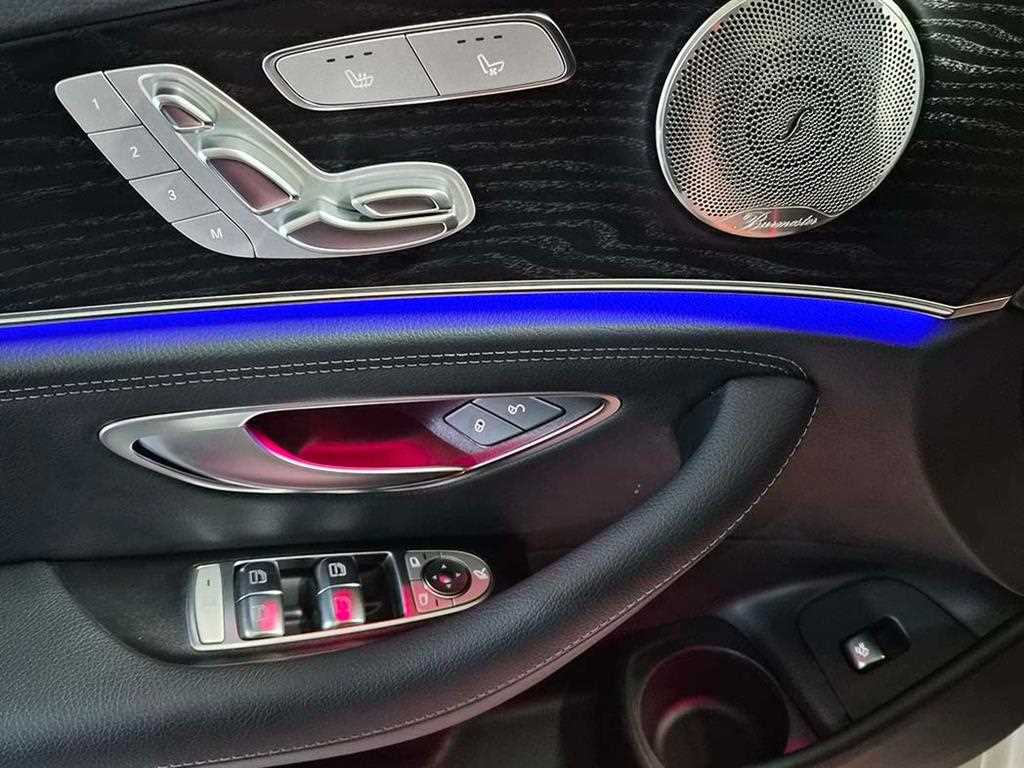 Mercedes Benz E class - Vista 12