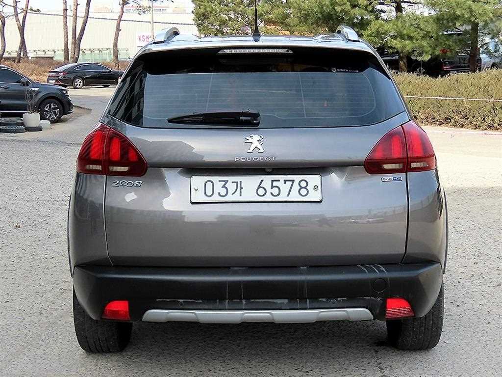 Peugeot 2008 - Vista 4