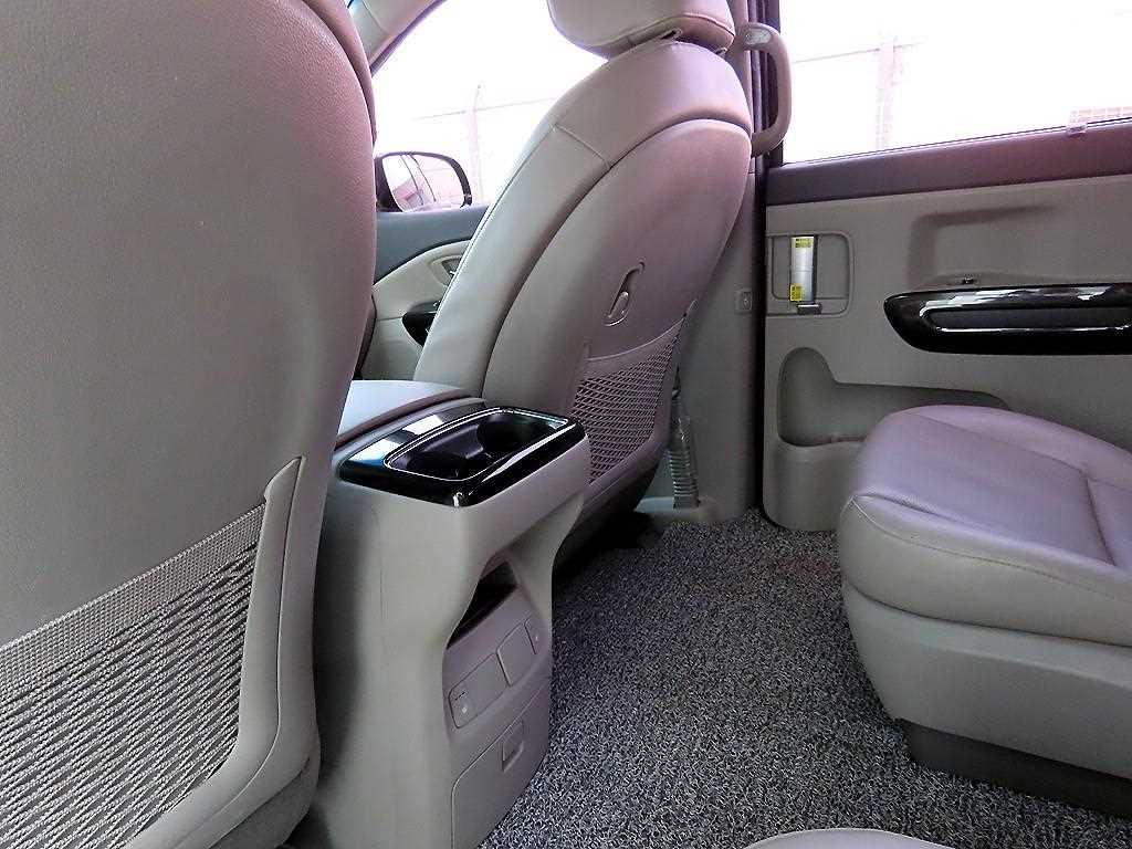 KIA Carnival 2017 Negro - Importación desde Corea - HF Imports Iquique - Foto 15