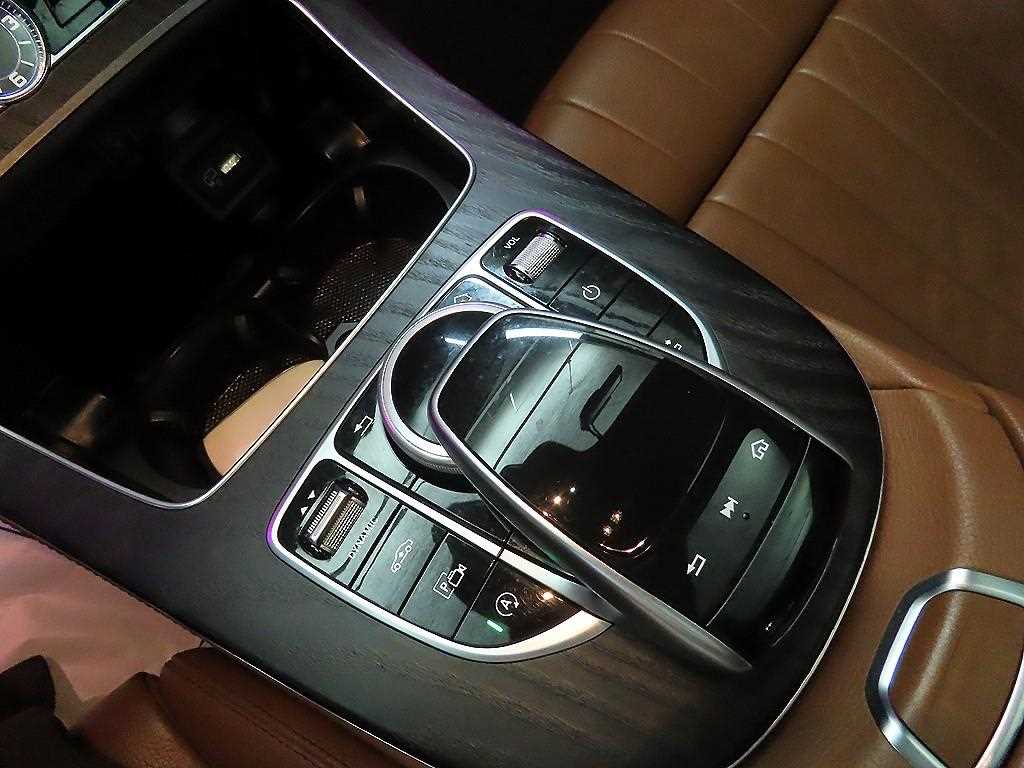 Mercedes Benz E class 2019 Negro - Importación desde Corea - HF Imports Iquique - Foto 13