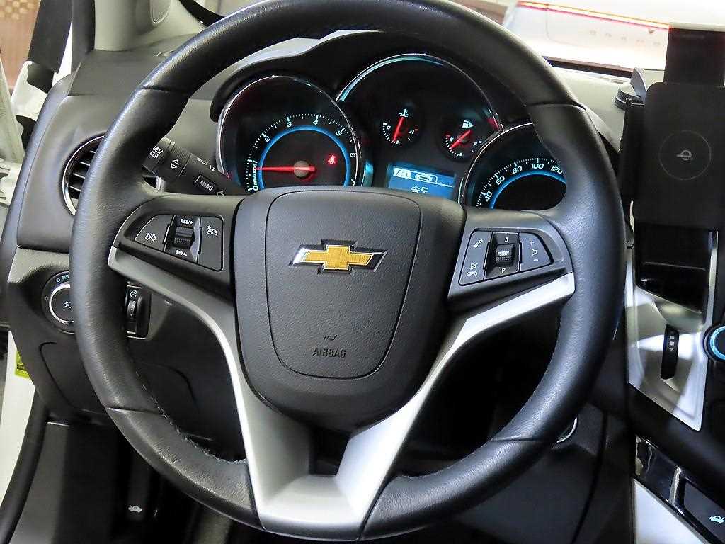 Chevrolet Cruise - Vista 8