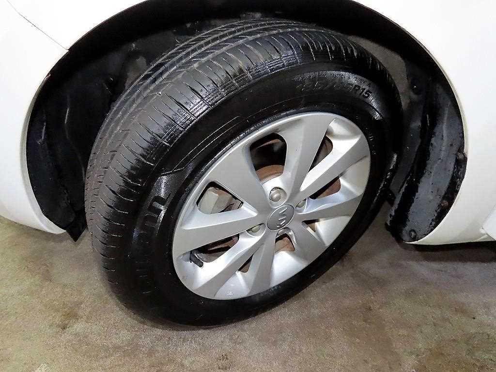 KIA Pride 2012 Blanco - Importación desde Corea - HF Imports Iquique - Foto 17