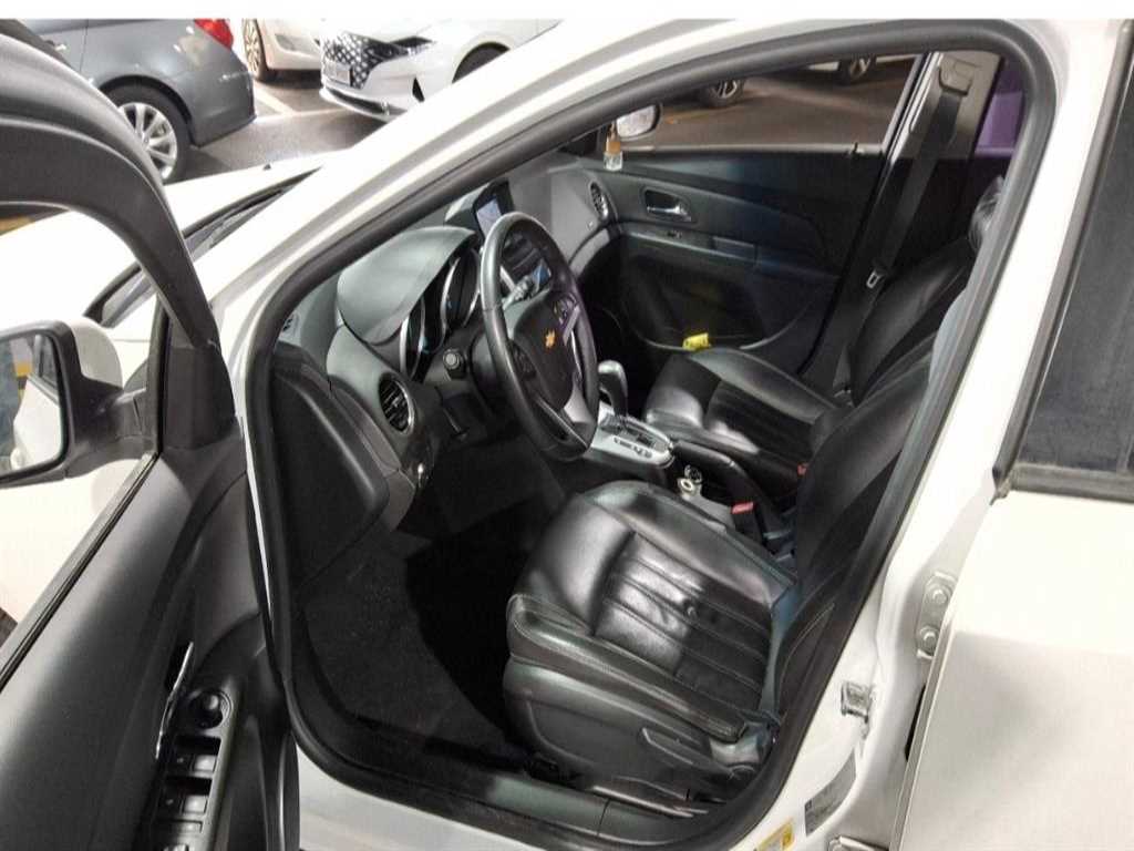 Chevrolet Cruise - Vista 7