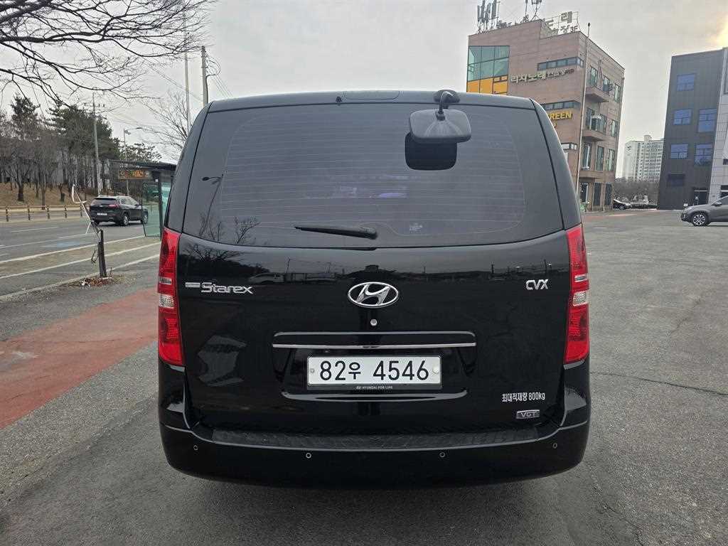 HYUNDAI Starex - Vista 4