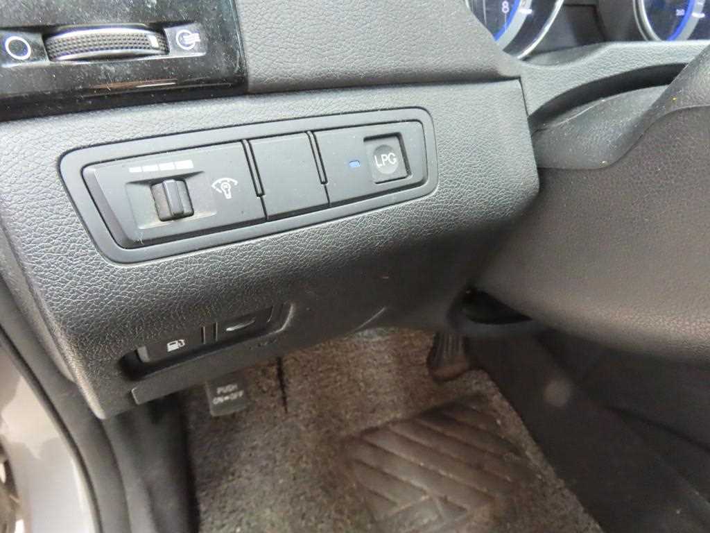 HYUNDAI Sonata - Vista 10