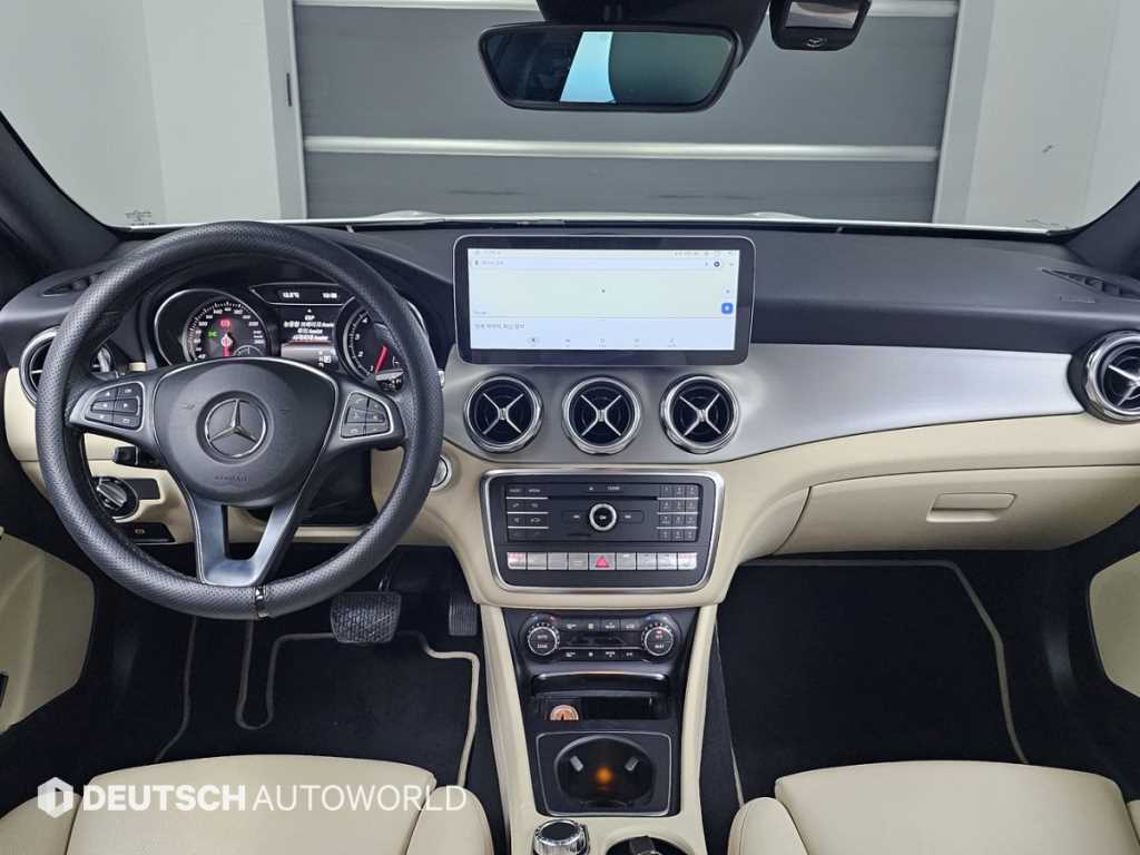 Mercedes Benz GLA Class - Vista 7