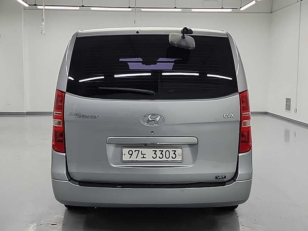 HYUNDAI Starex - Vista 3