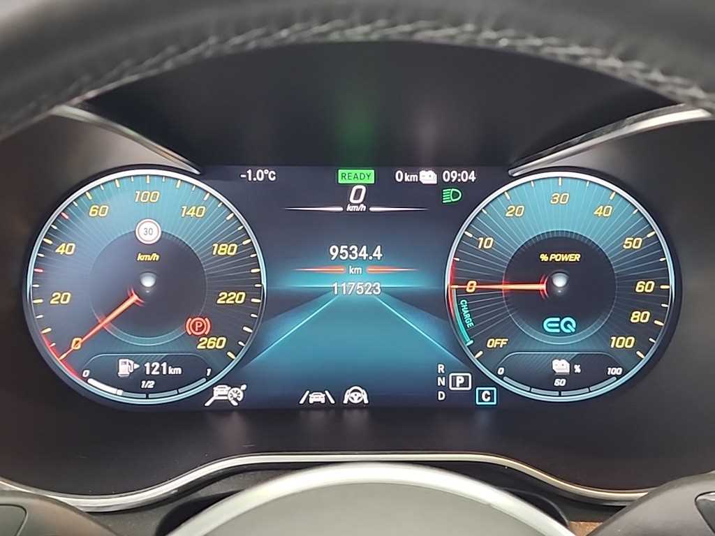 Mercedes Benz GLC Class - Vista 6