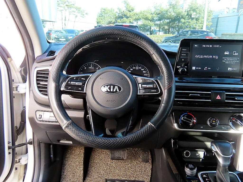 KIA Seltos - Vista 8