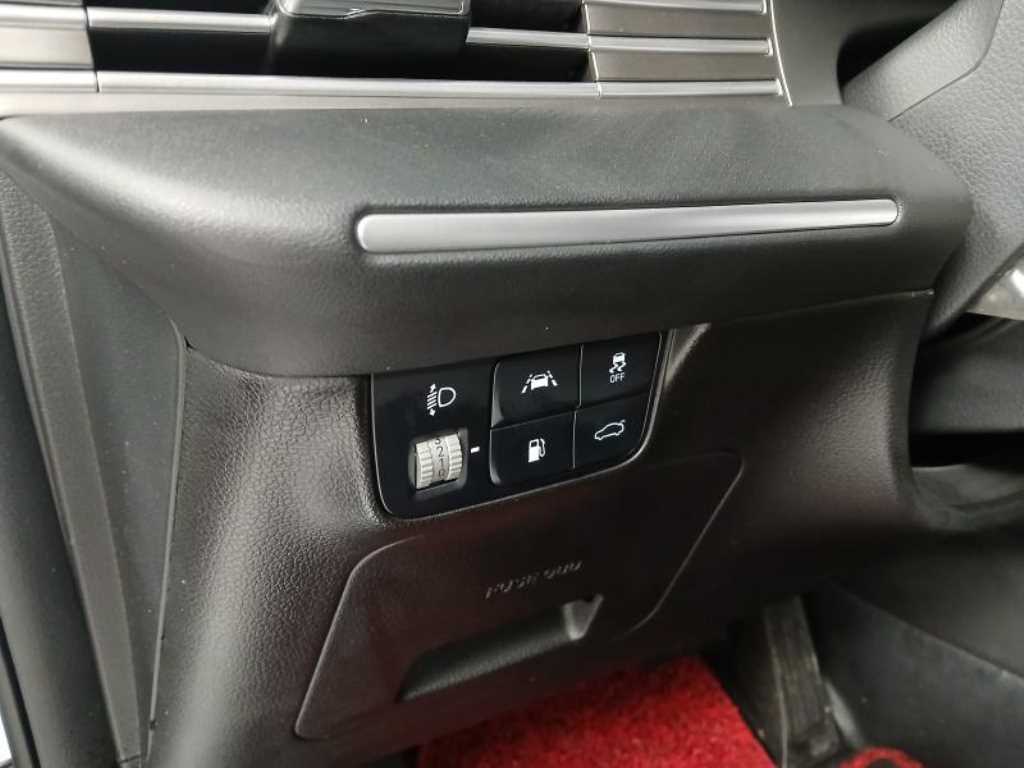 HYUNDAI Grandeur - Vista 11