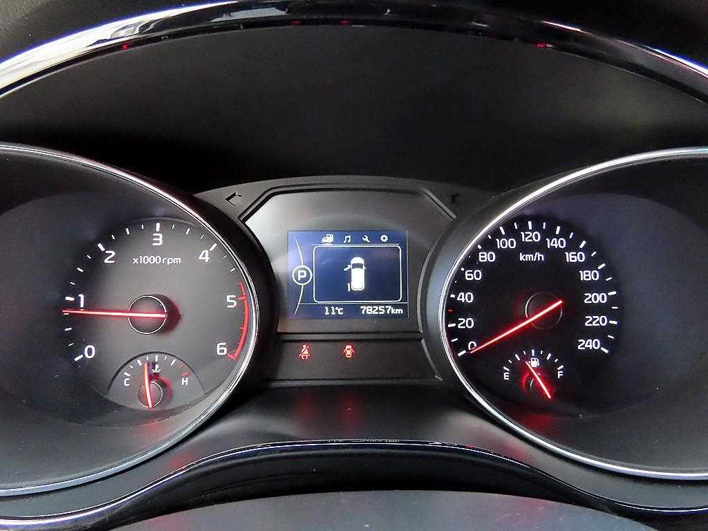 KIA Carnival - Vista 10