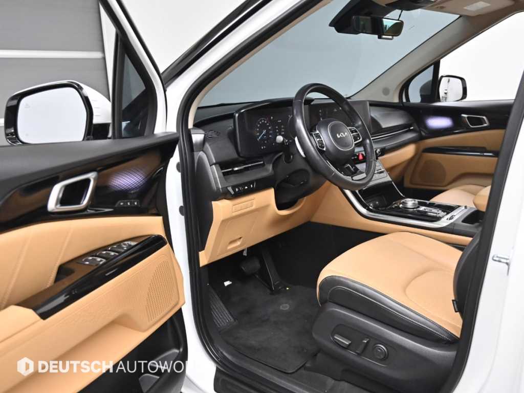 KIA Carnival - Vista 11