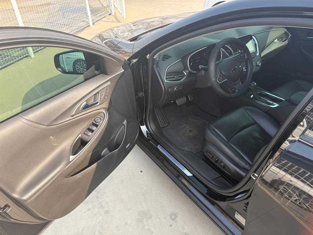 Chevrolet Malibu - Vista 5