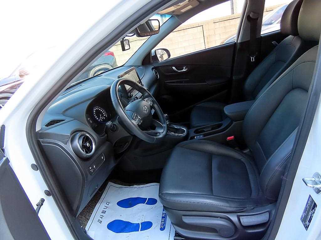 HYUNDAI Kona - Vista 5