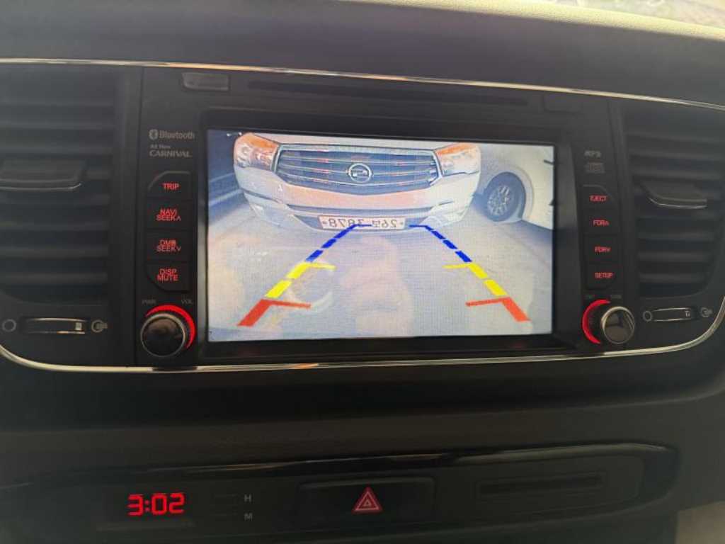 KIA Carnival - Vista 9