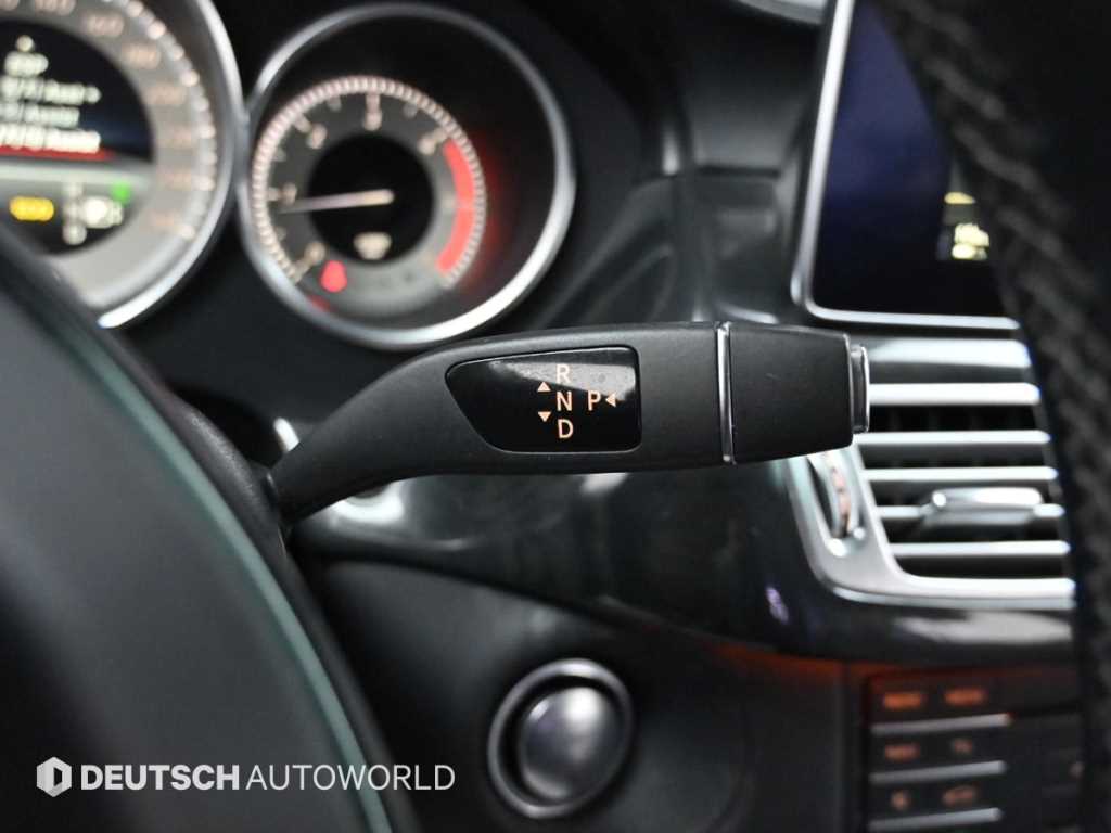 Mercedes Benz CLS Class - Vista 9