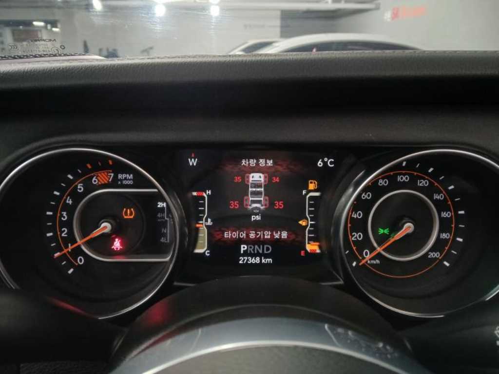 Jeep Wrangler - Vista 9