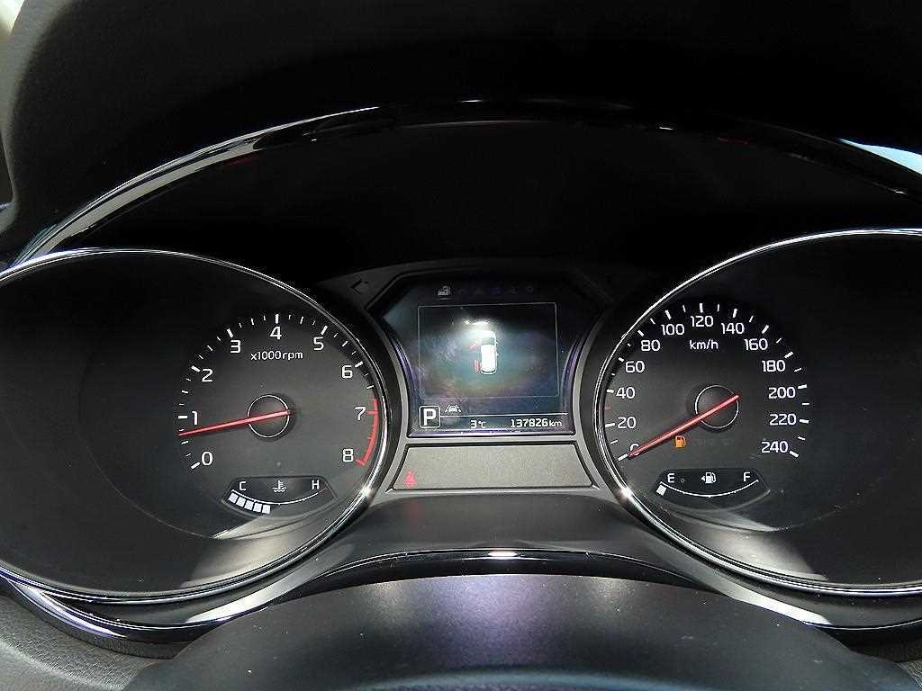 KIA Carnival - Vista 10