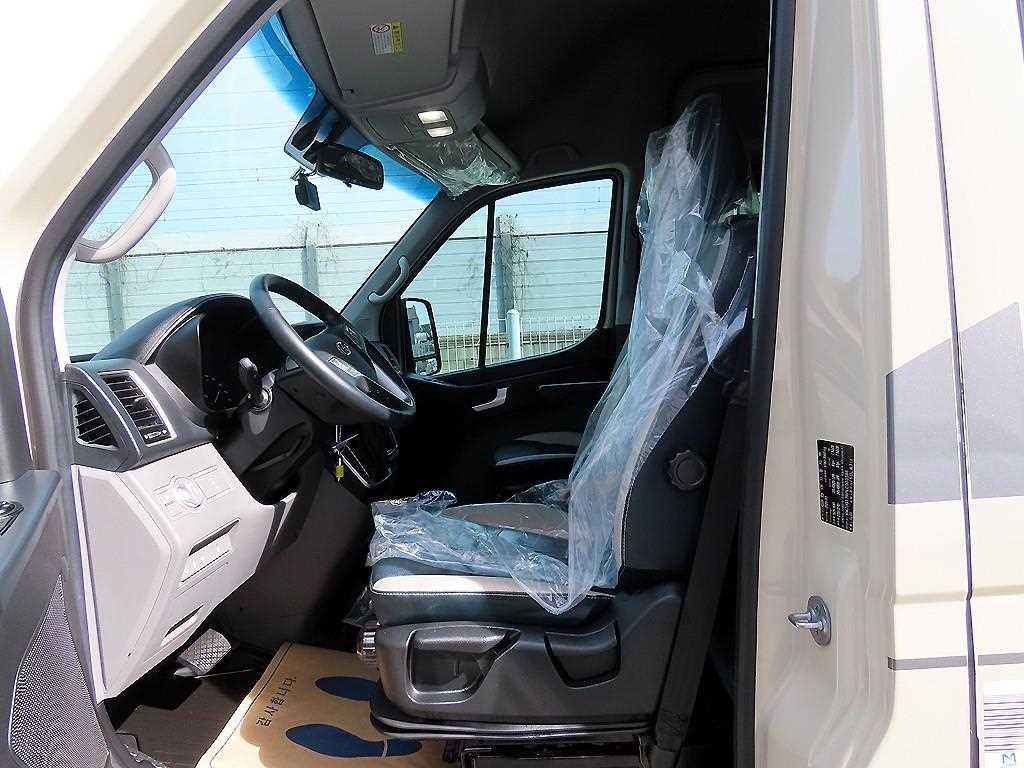 HYUNDAI Solati - Vista 5