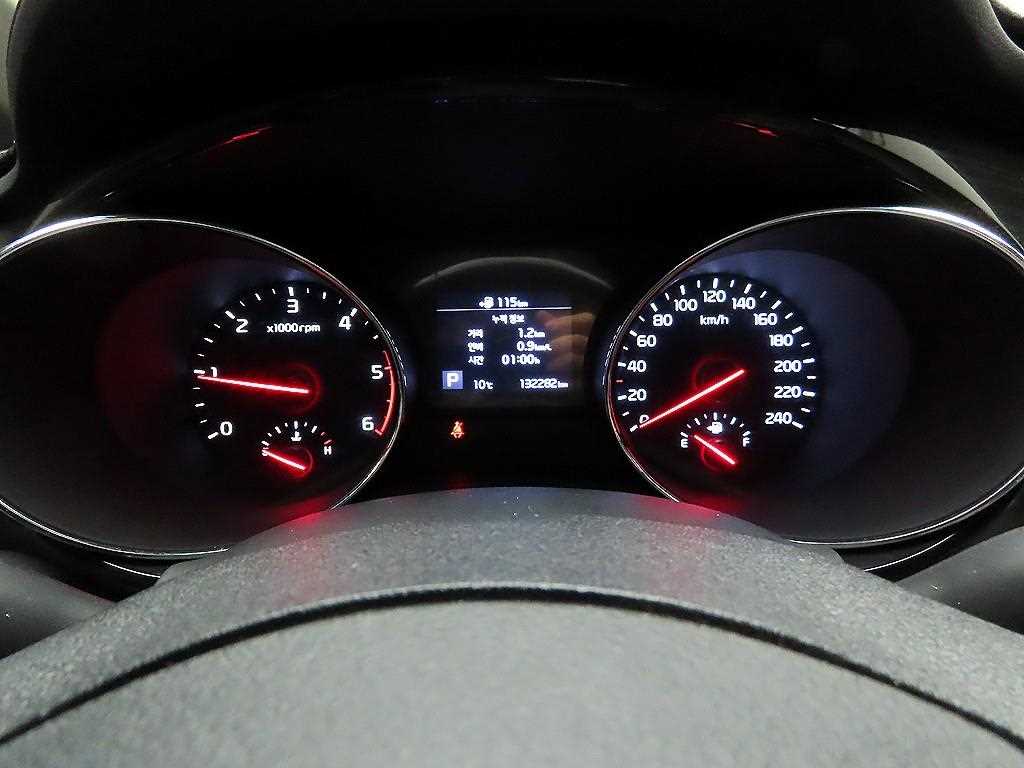 KIA Carnival - Vista 6