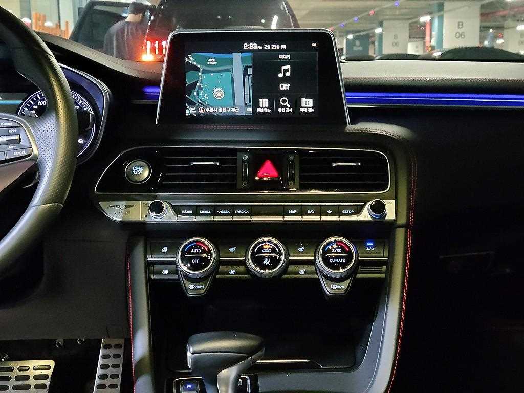 Genesis G70 - Vista 11