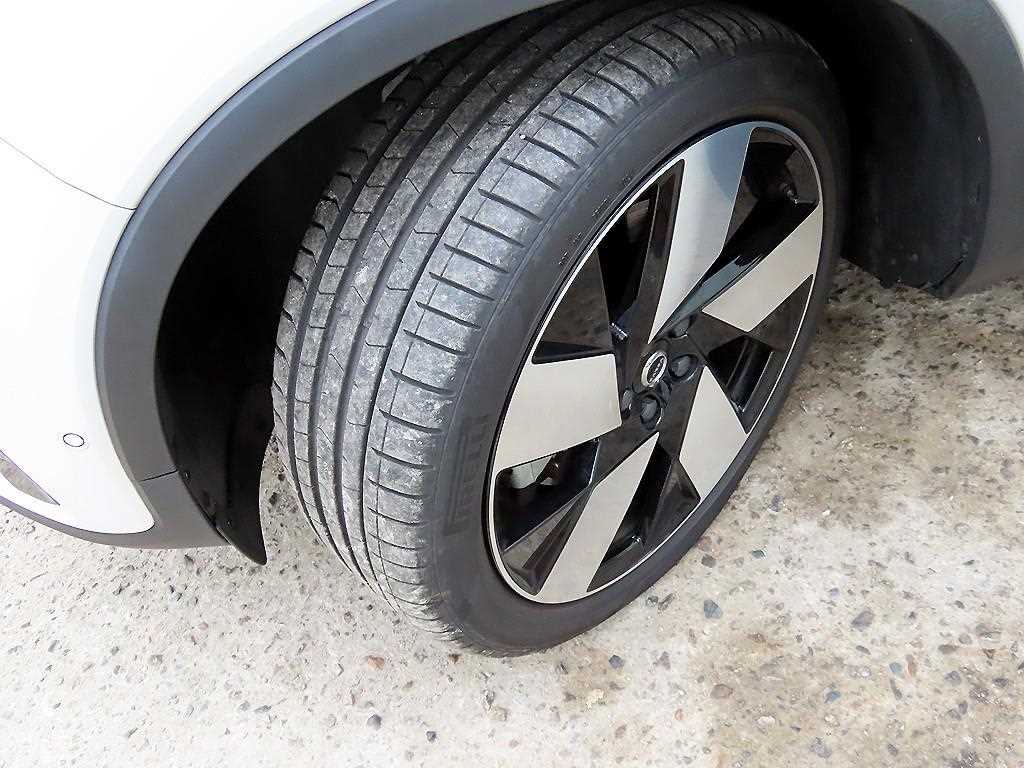 Volvo XC40 2024 Blanco - Importación desde Corea - HF Imports Iquique - Foto 20