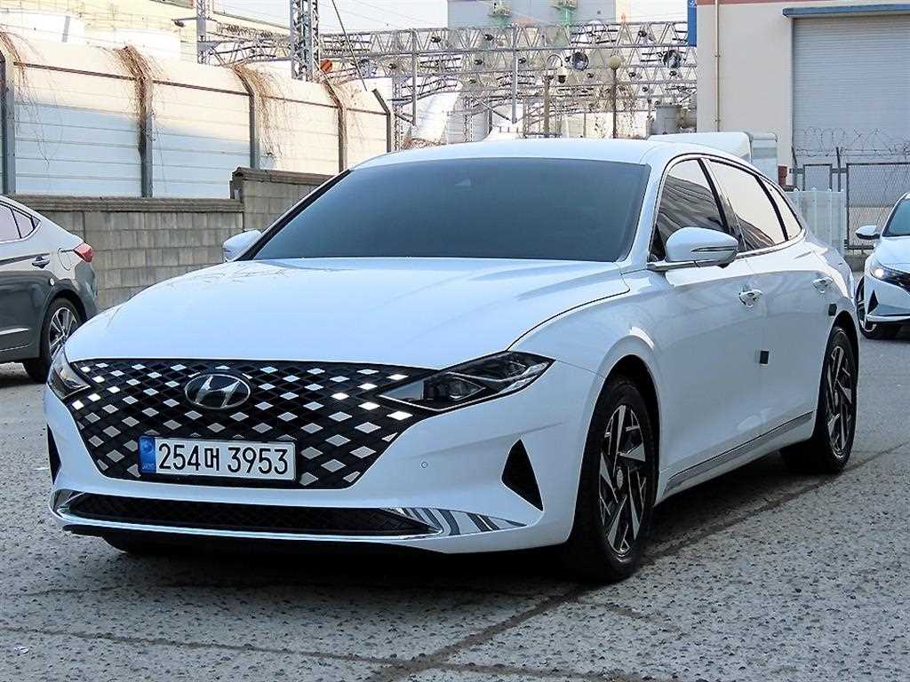 HYUNDAI Grandeur - Vista 2