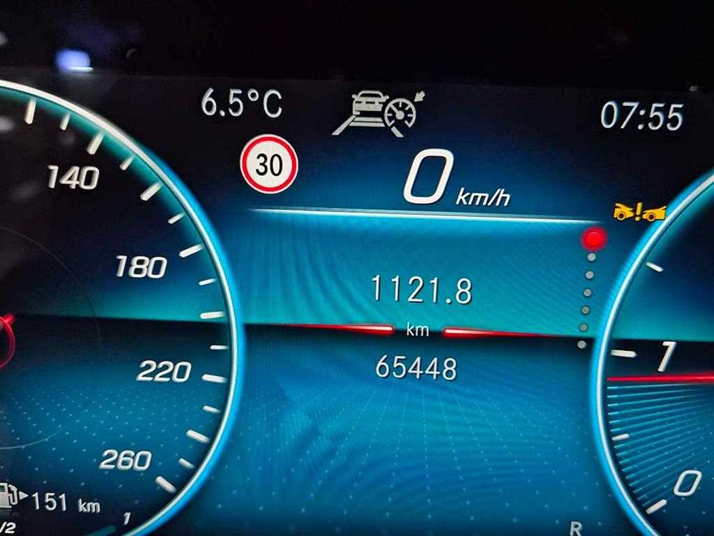 Mercedes Benz E class - Vista 9