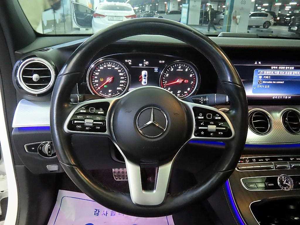 Mercedes Benz E class - Vista 8