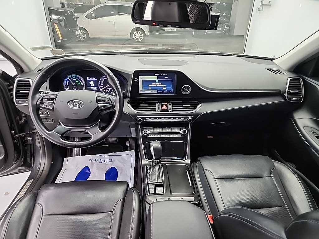 HYUNDAI Grandeur - Vista 7