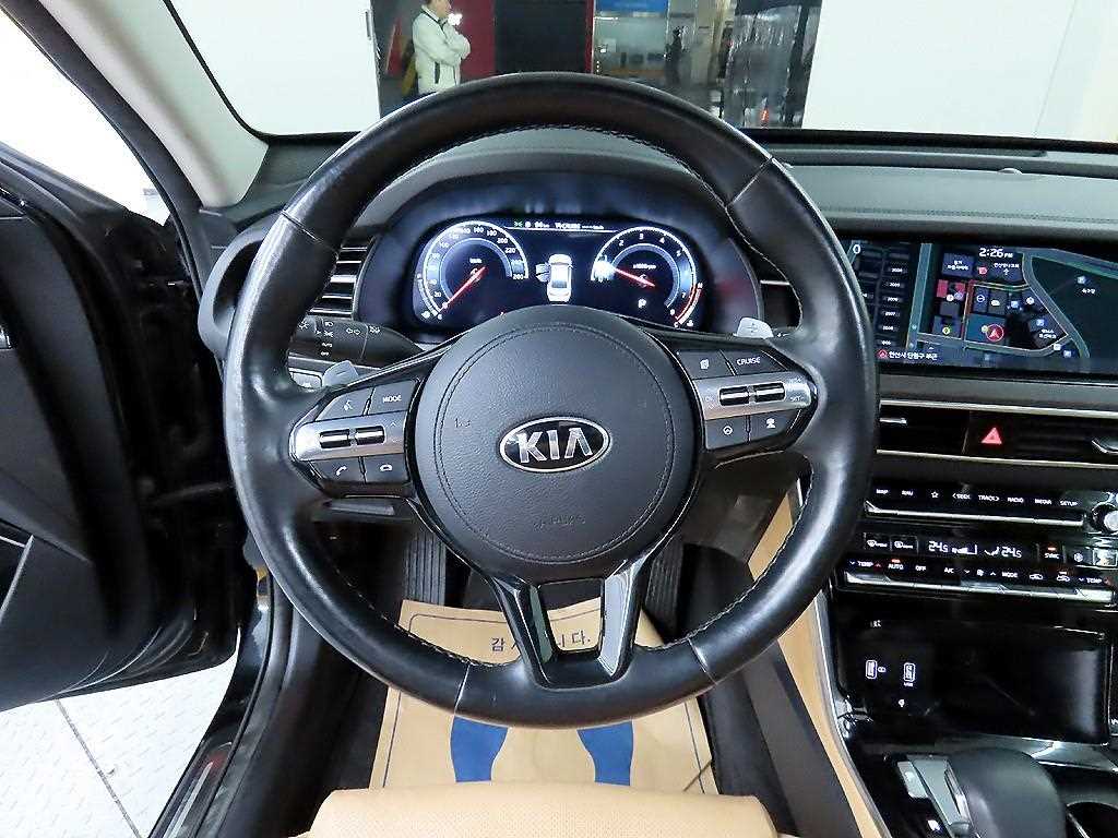 KIA K7 - Vista 9