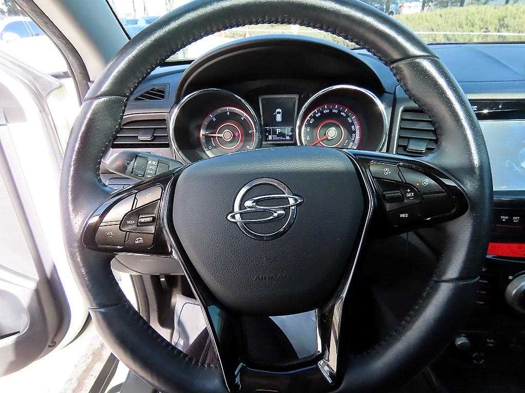 Ssangyong Tivoli - Vista 8