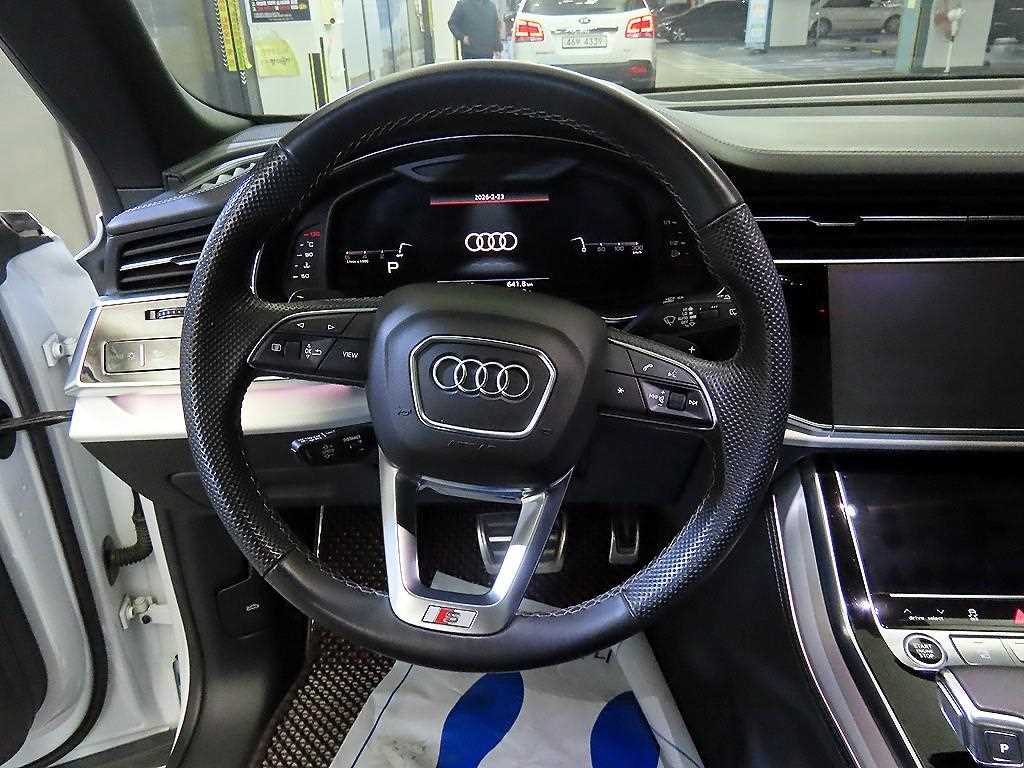 Audi Q8 - Vista 8