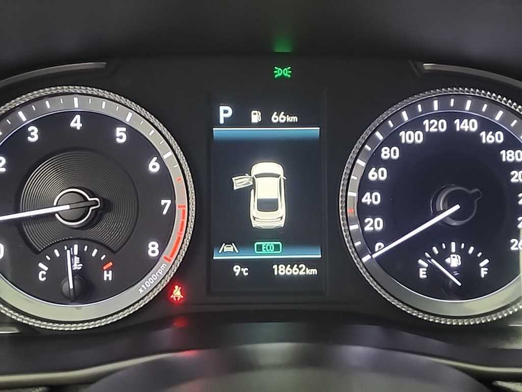 HYUNDAI Sonata - Vista 6