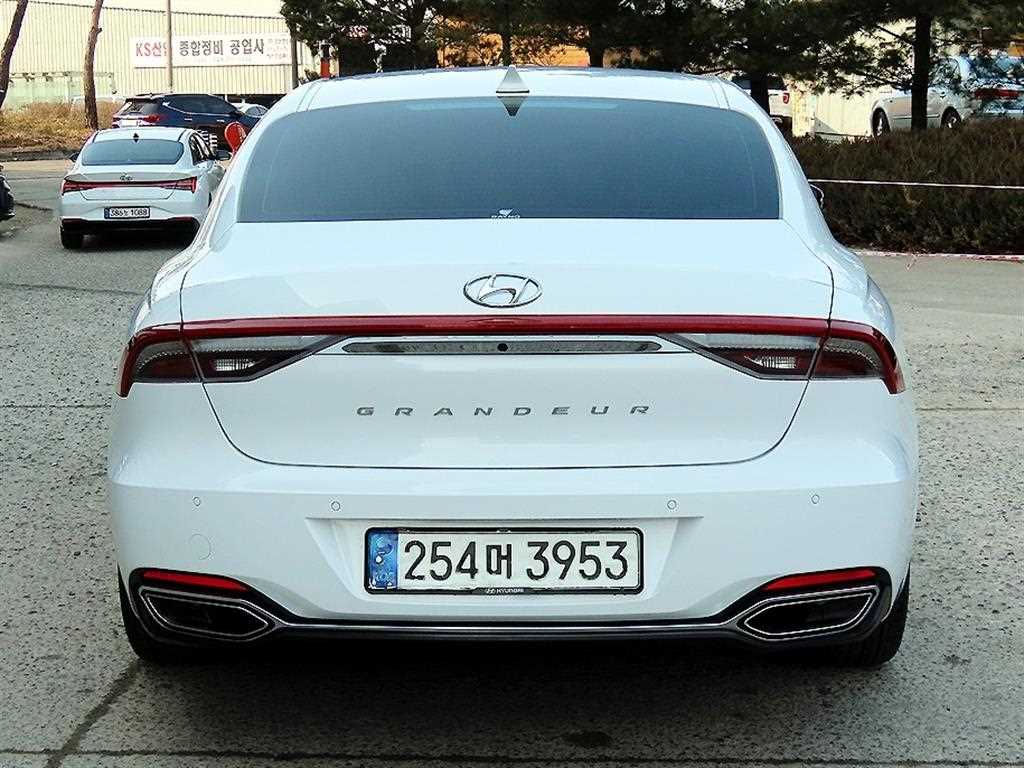 HYUNDAI Grandeur - Vista 4